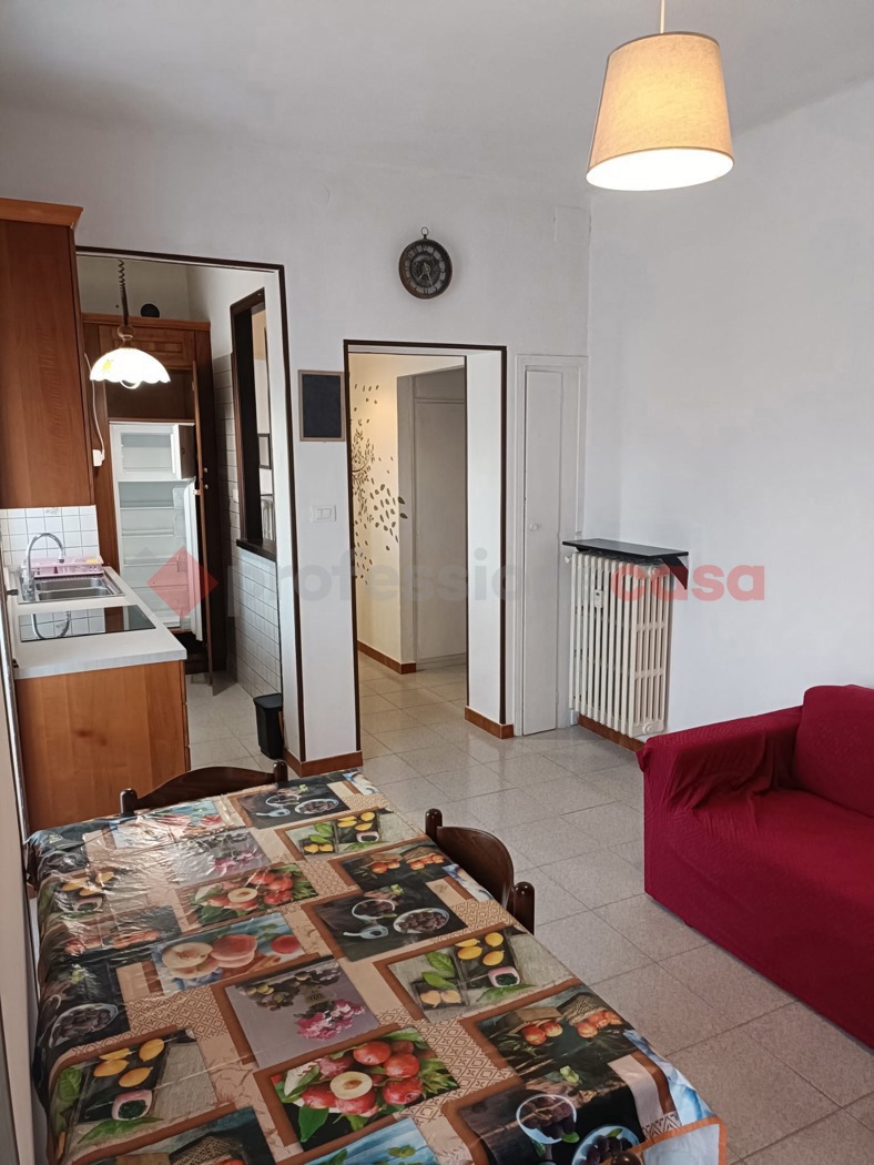 Trilocale arredato in affitto a Pinerolo