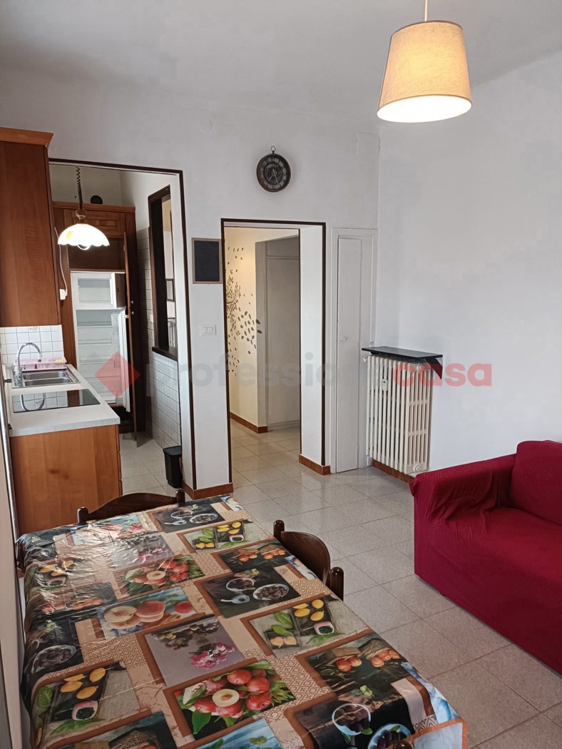 Trilocale arredato in affitto a Pinerolo