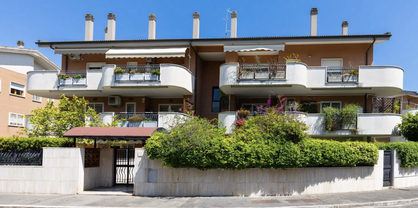 Attico con box doppio a Roma