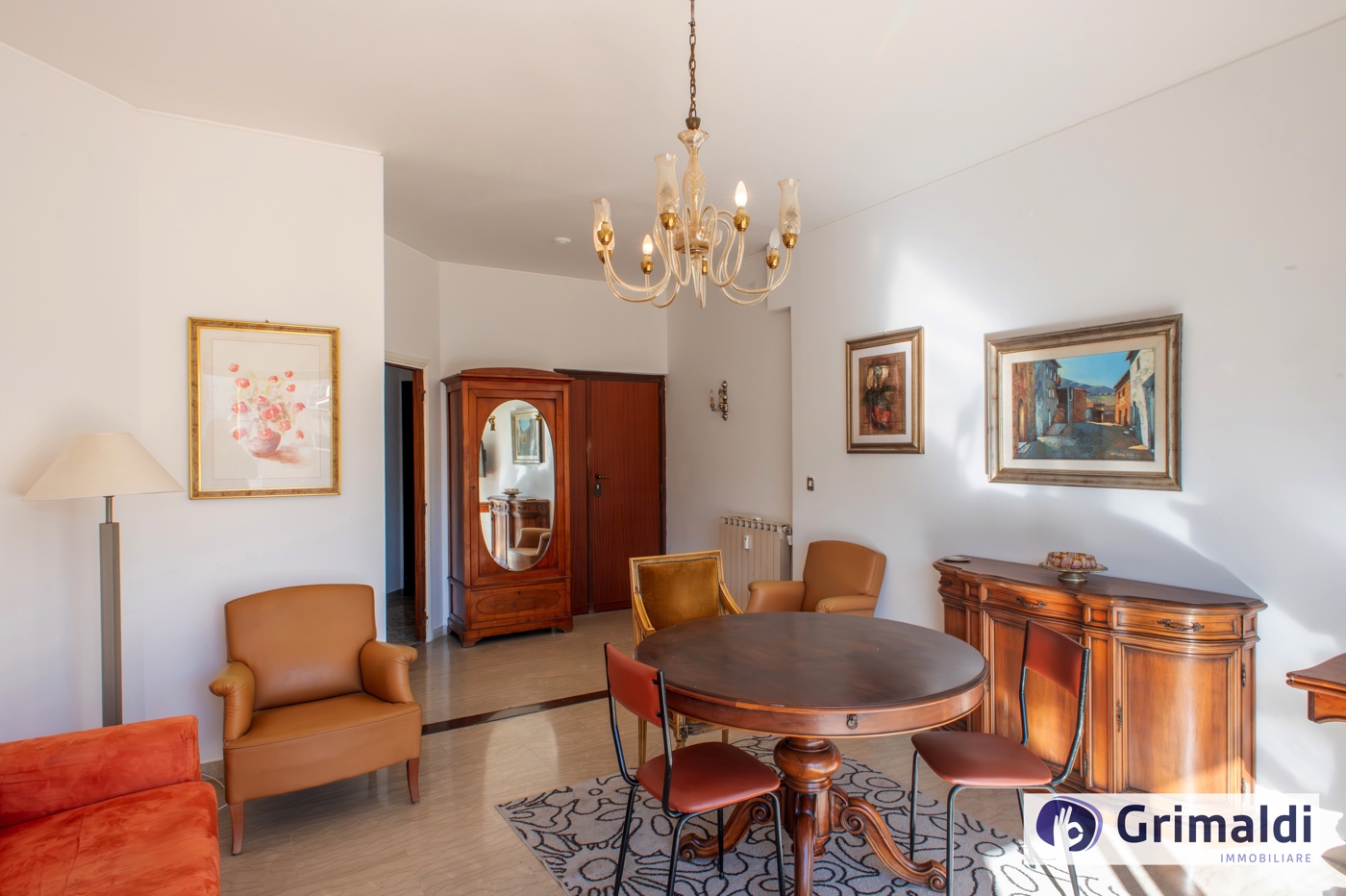 Trilocale con box a Roma