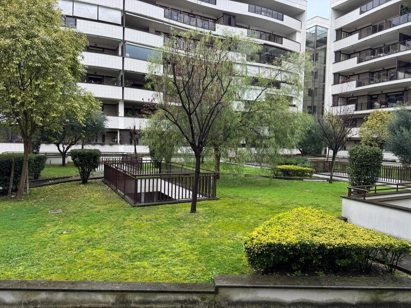 Bilocale con box a Roma