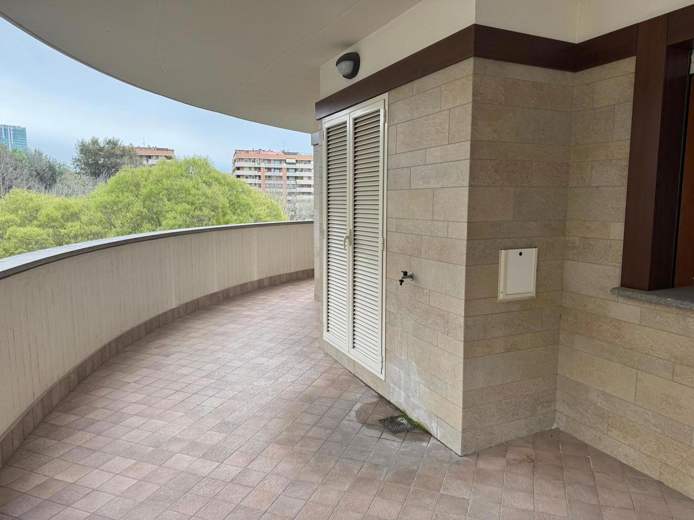 Bilocale con box a Roma