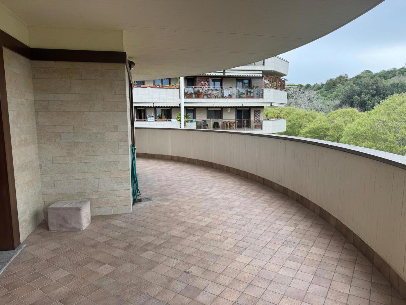 Bilocale con box a Roma