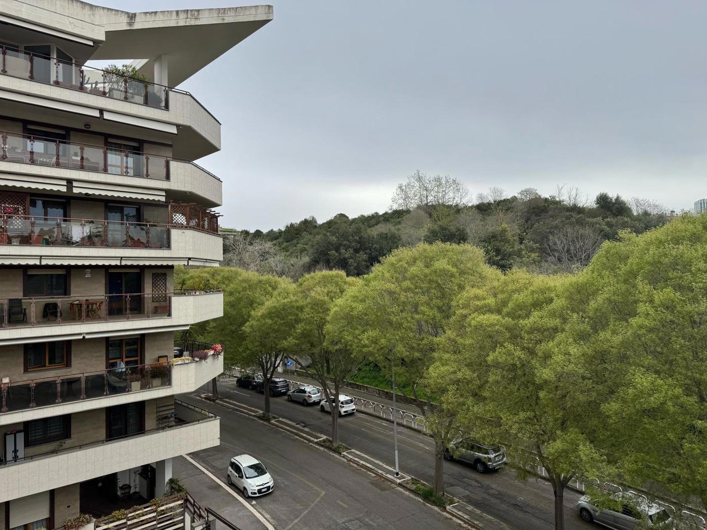 Bilocale con box a Roma