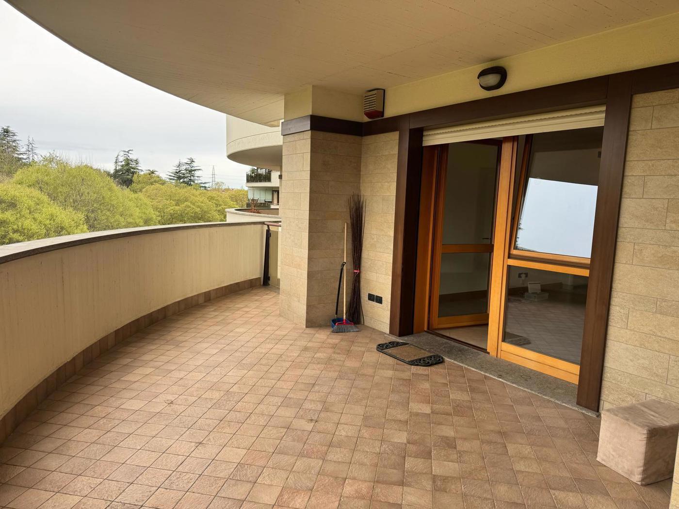 Bilocale con box a Roma