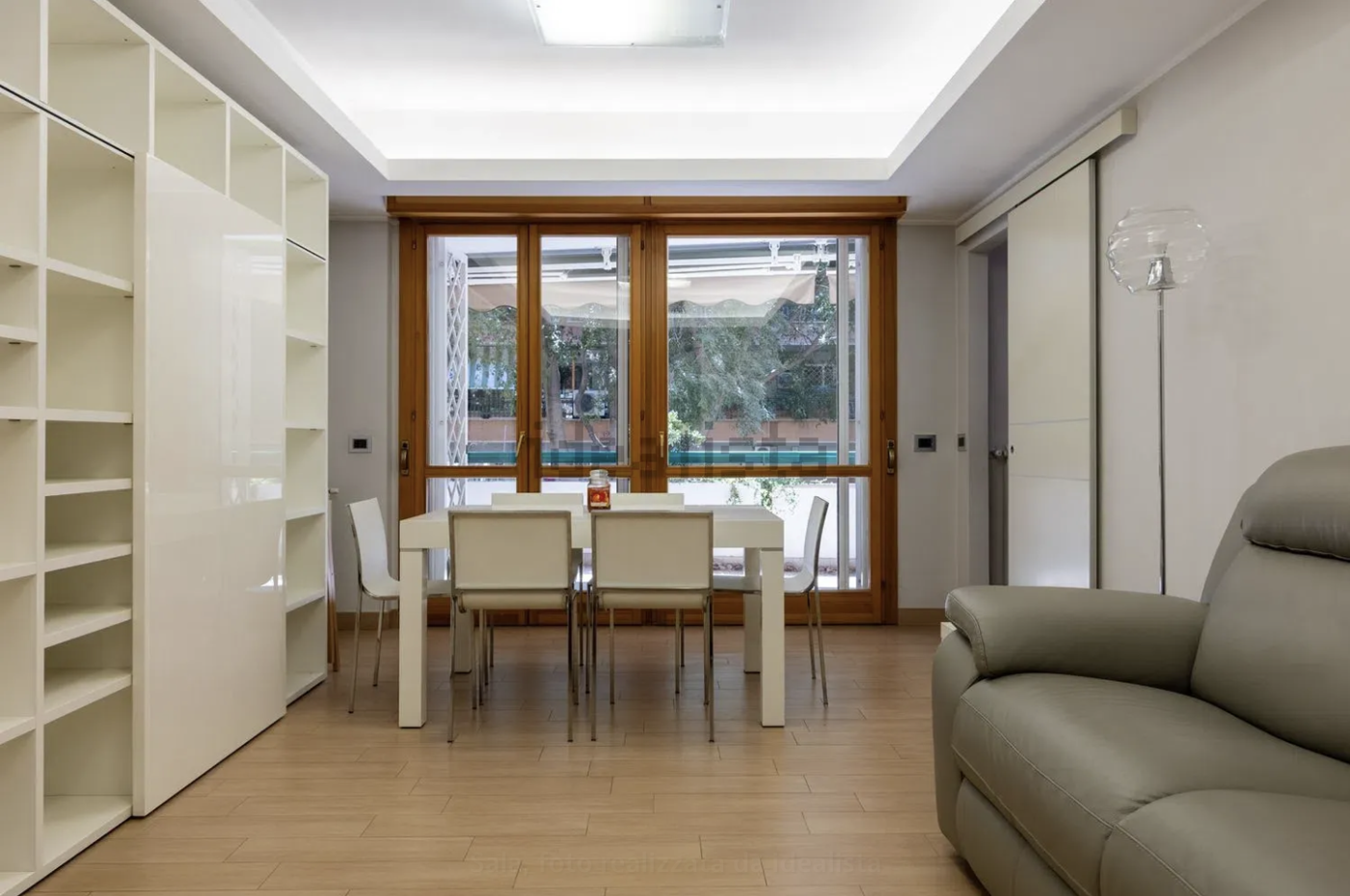 Trilocale con box a Roma