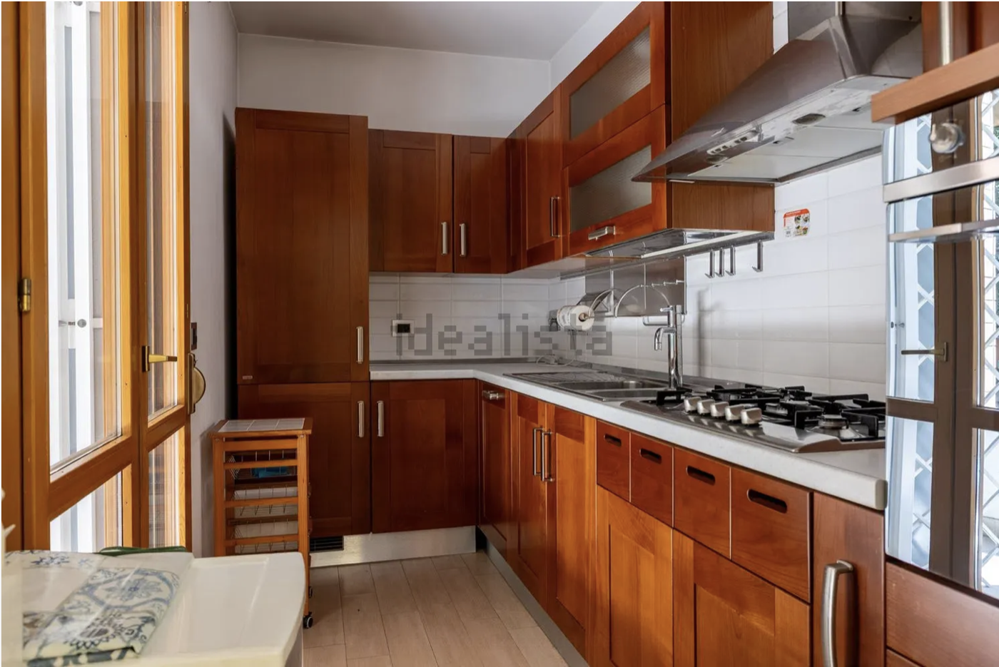 Trilocale con box a Roma