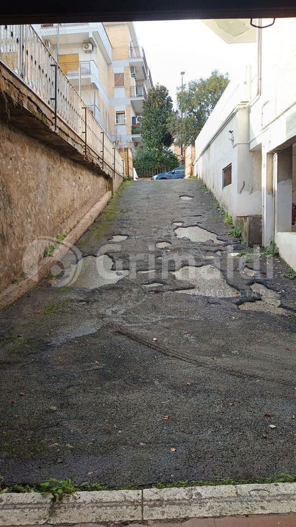Magazzino in affitto a Roma