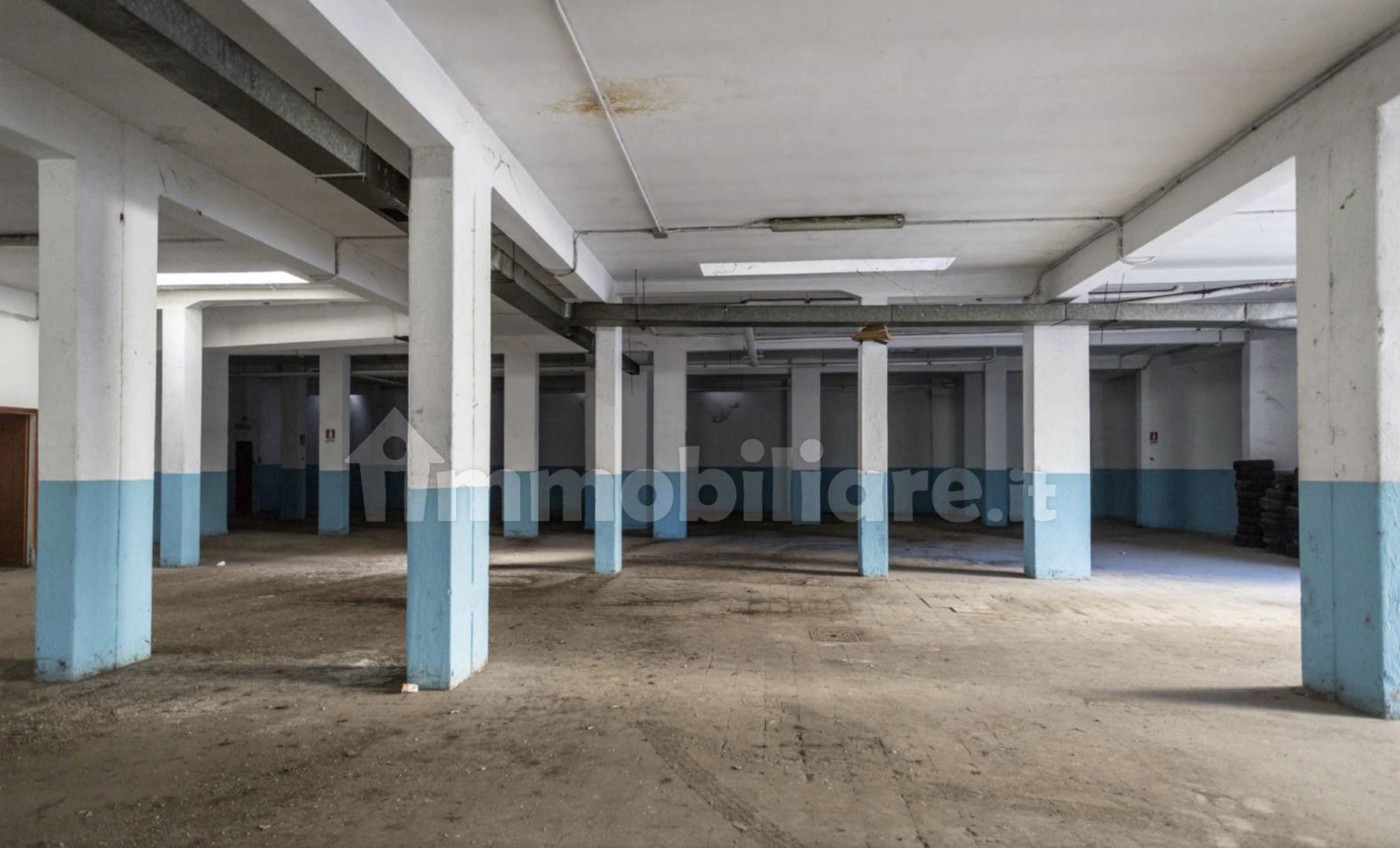 Magazzino in vendita a Roma