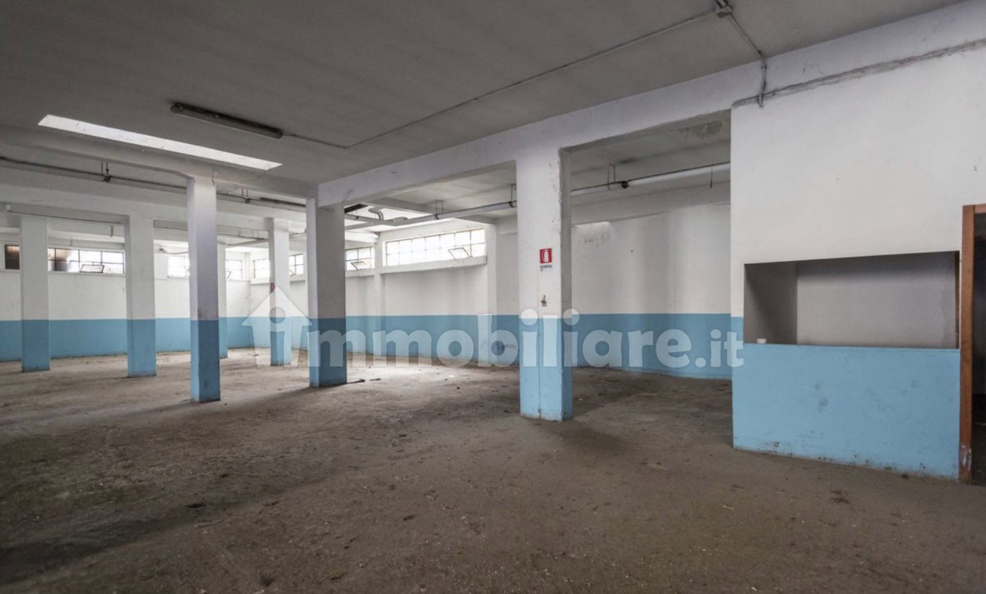 Magazzino in vendita a Roma
