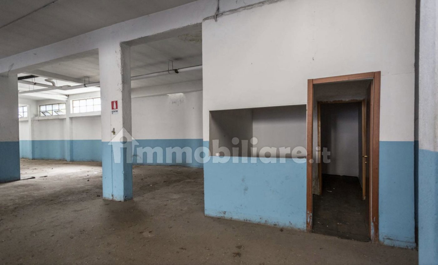 Magazzino in vendita a Roma
