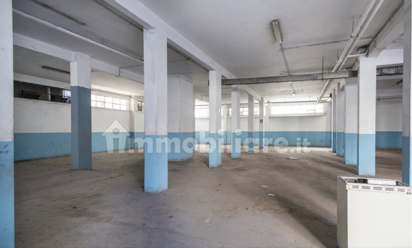 Magazzino in vendita a Roma