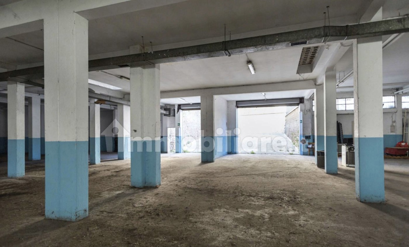 Magazzino in vendita a Roma