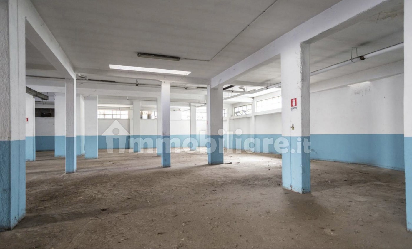 Magazzino in vendita a Roma