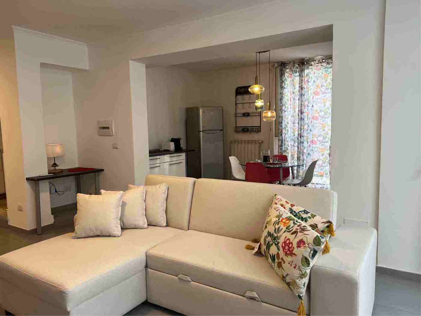 Bilocale arredato in affitto a Roma