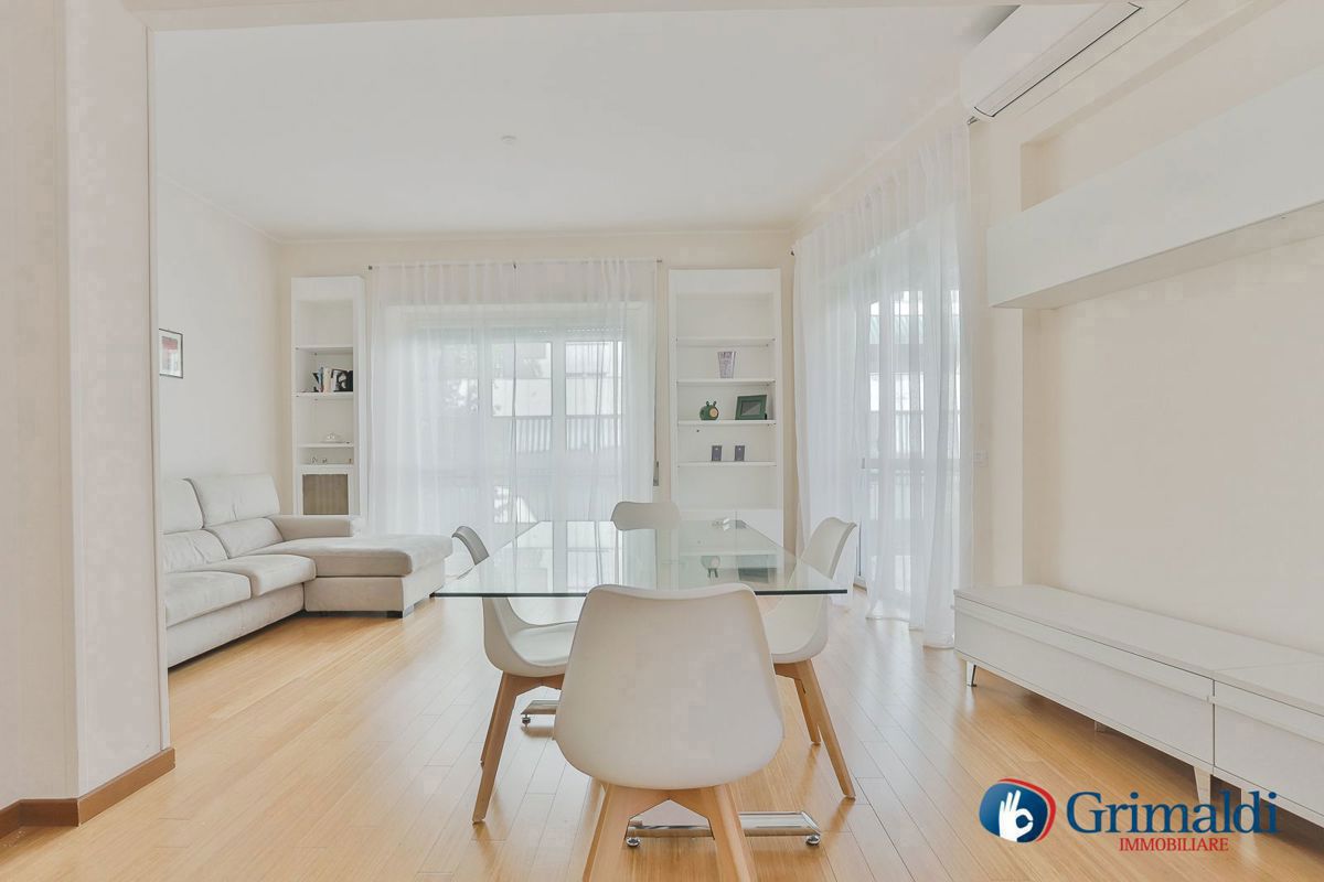 Quadrilocale arredato in affitto a Roma