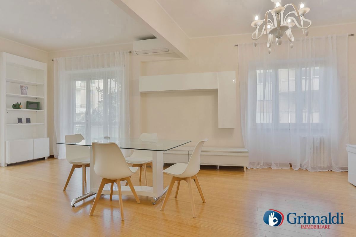 Quadrilocale arredato in affitto a Roma