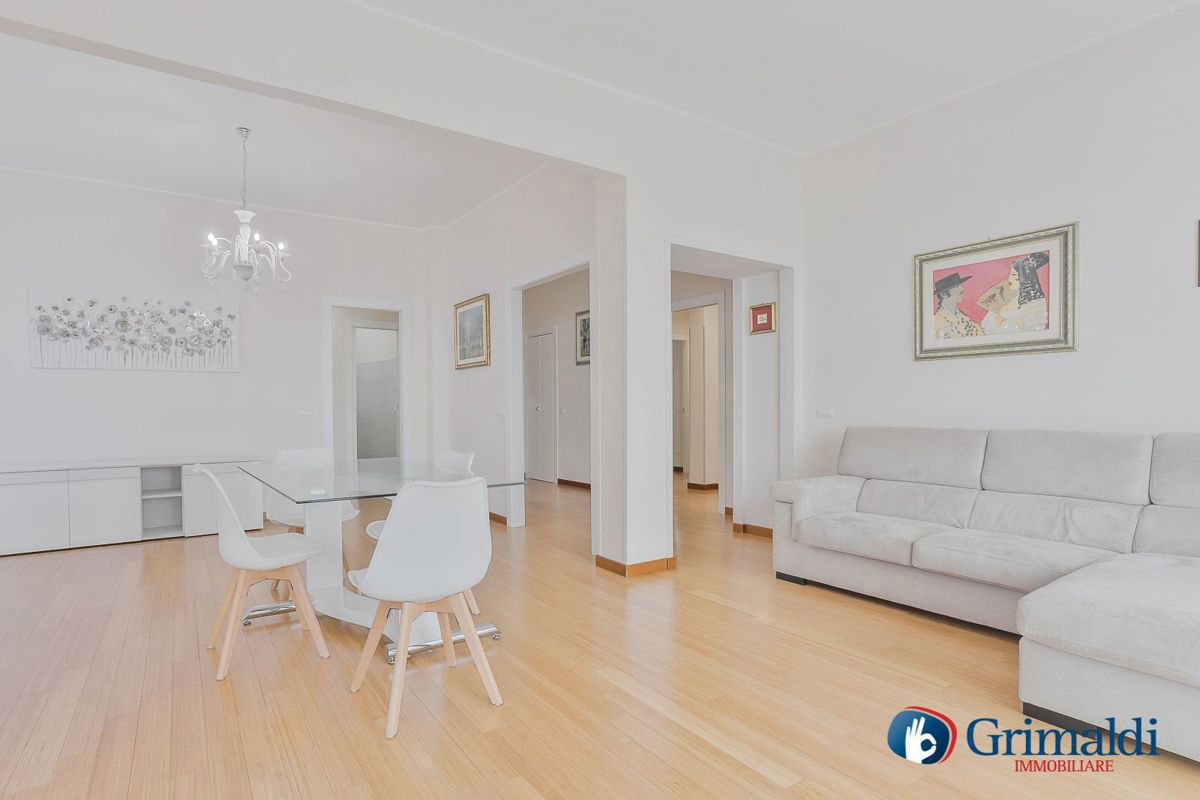 Quadrilocale arredato in affitto a Roma