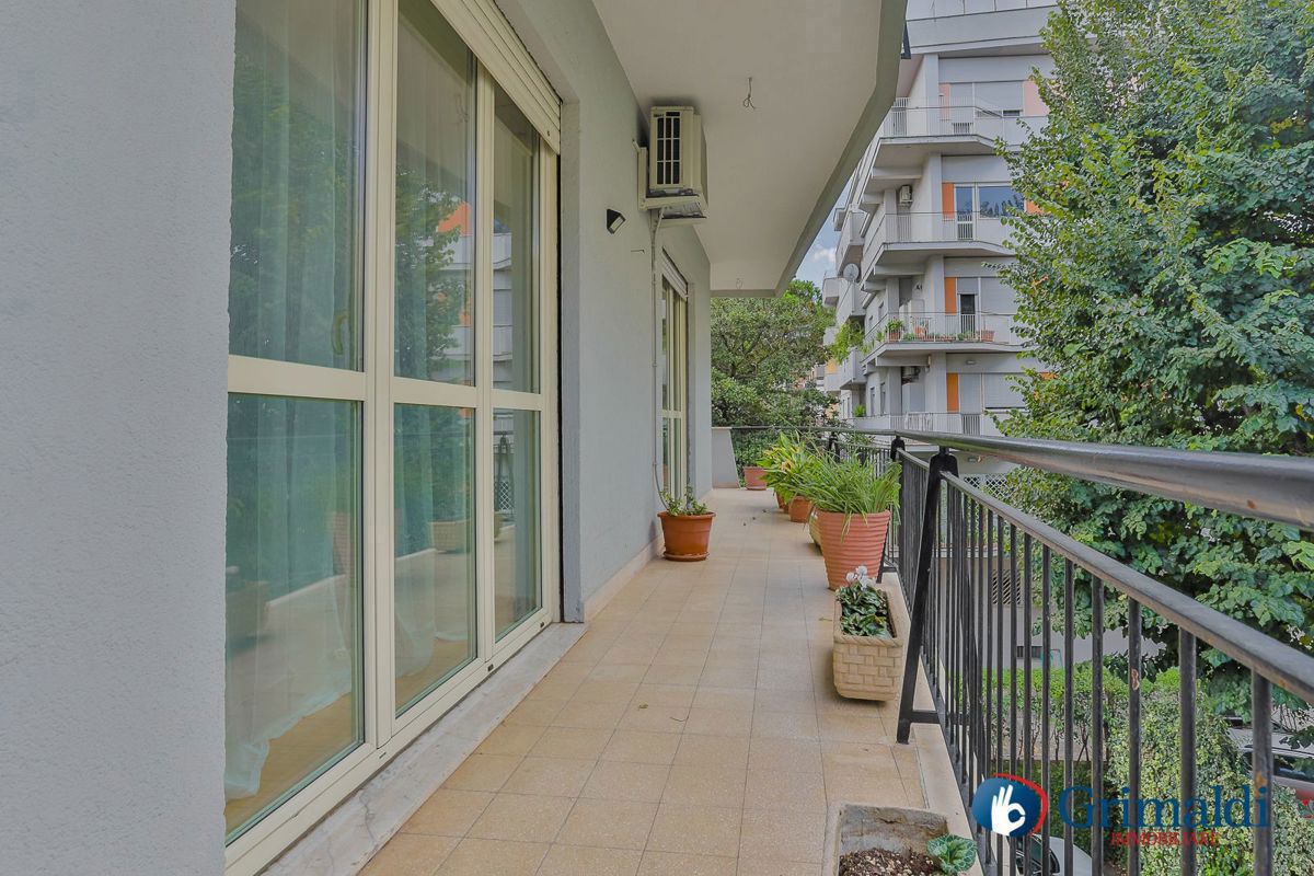 Quadrilocale arredato in affitto a Roma