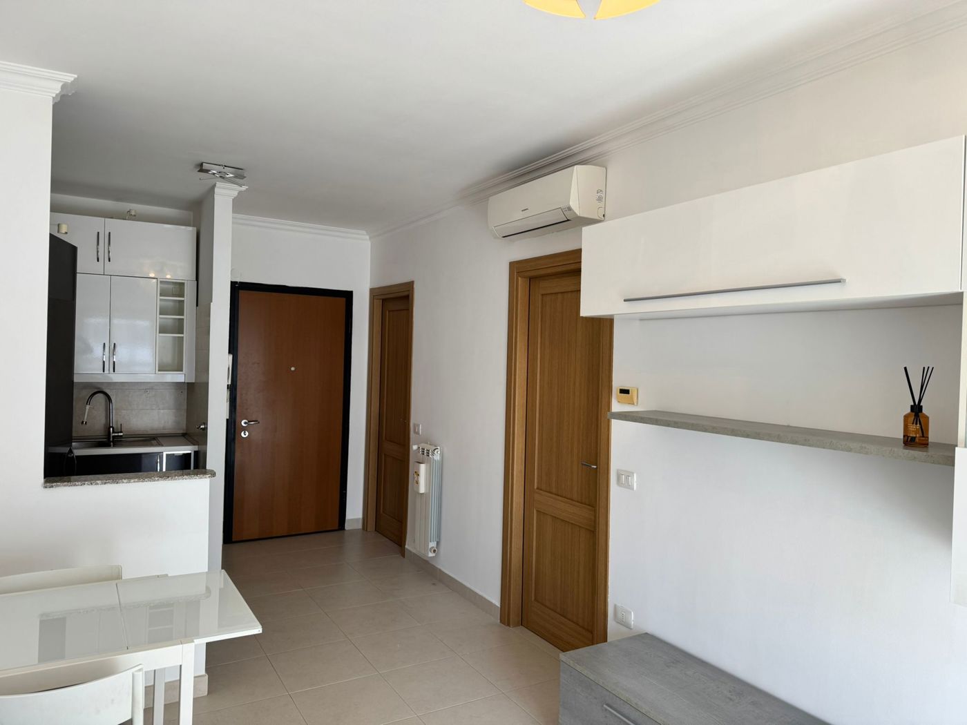 Bilocale arredato in affitto a Roma