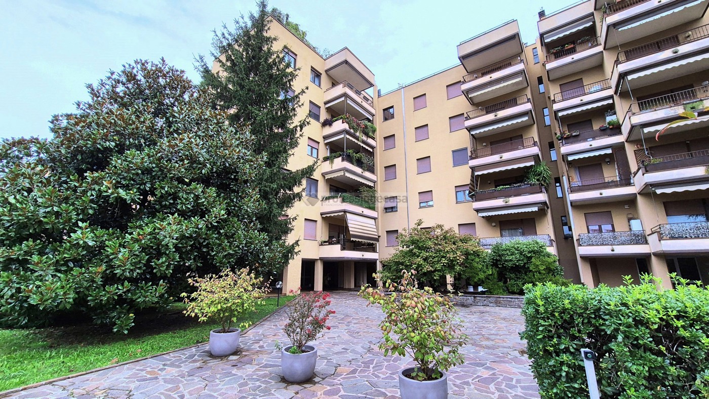 Quadrilocale con box a Cesano Maderno