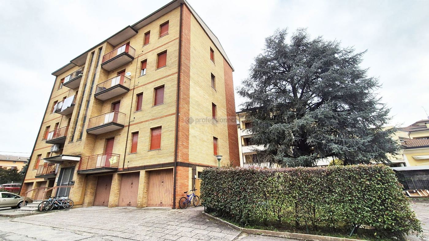 Trilocale con box a Giussano