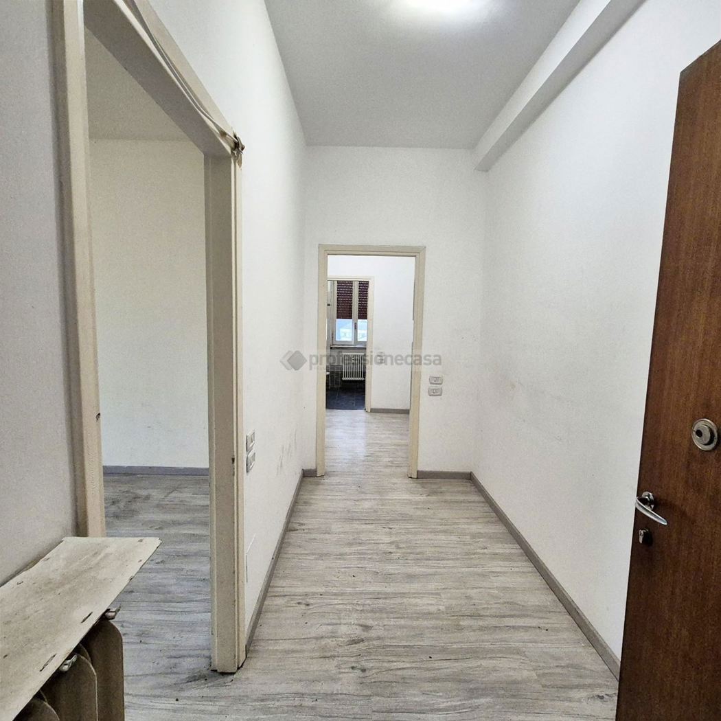 Trilocale con box a Giussano