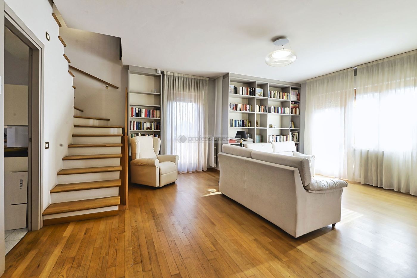 Attico con box doppio a Desio