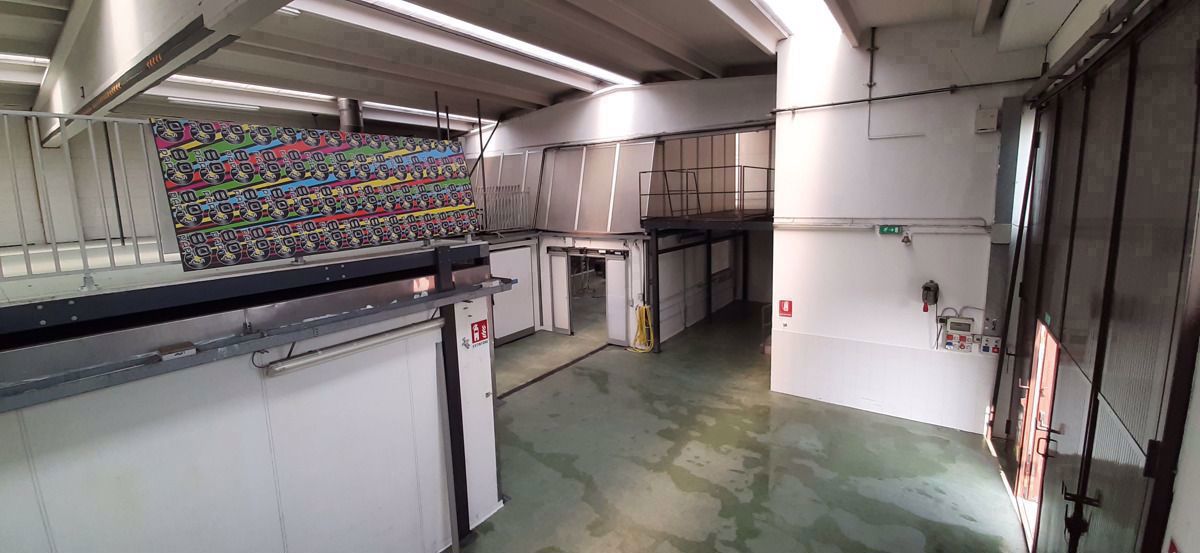 Capannone in vendita a Senna Comasco