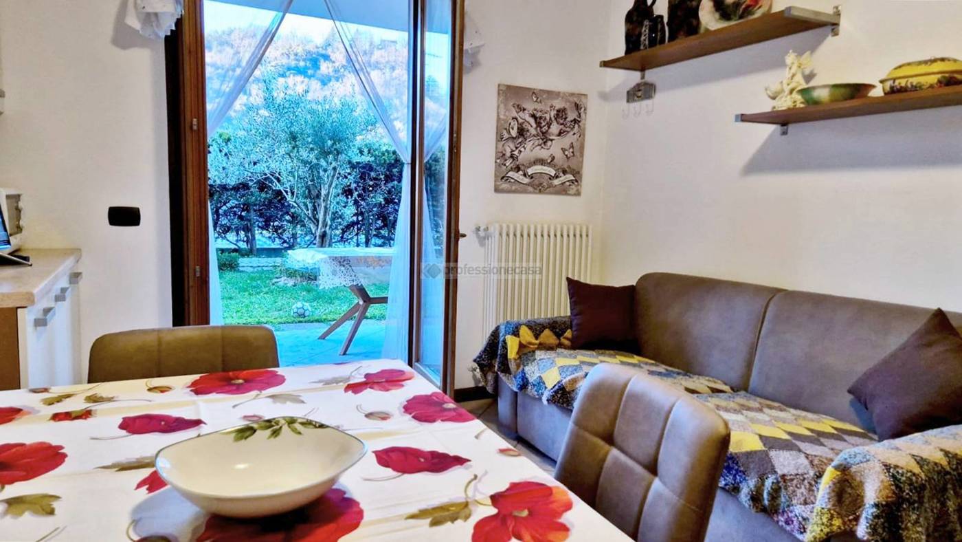 Bilocale in vendita a Colico