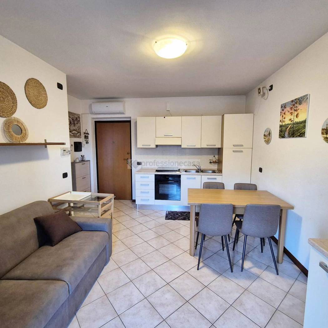 Bilocale in vendita a Colico