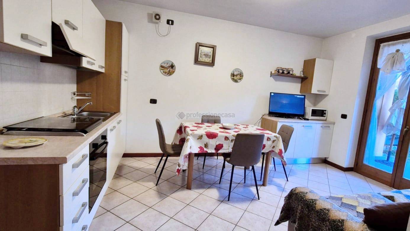 Bilocale in vendita a Colico