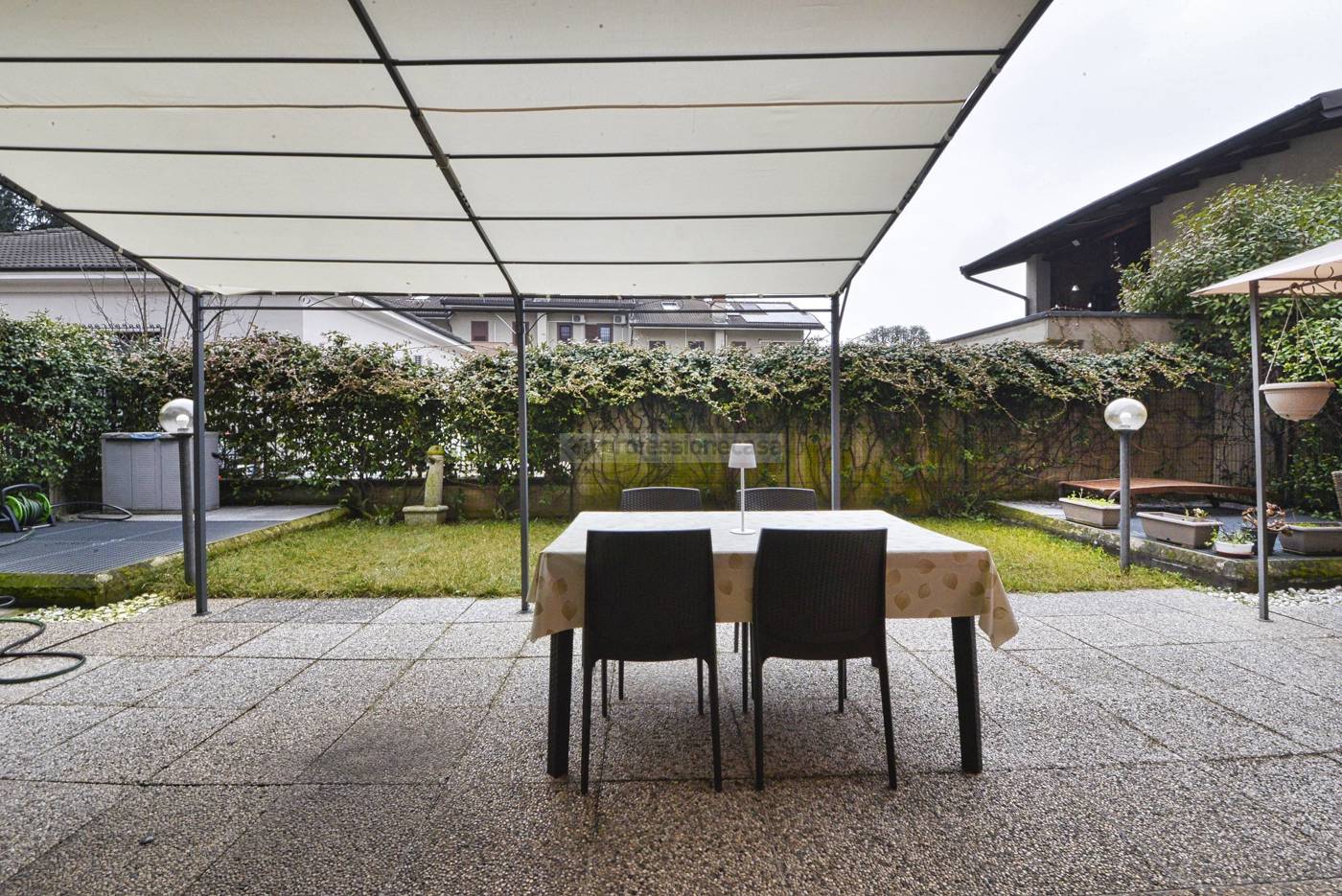 Bilocale con giardino a Desio