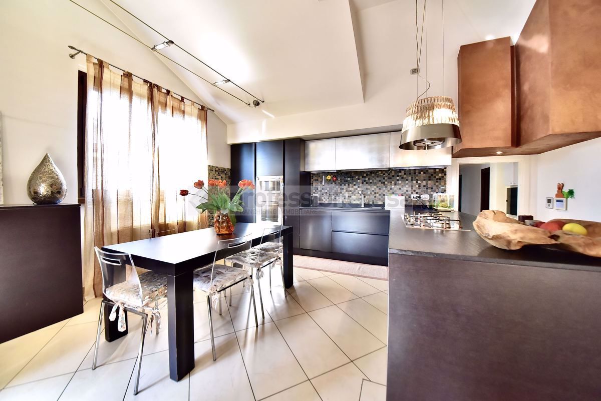 Villa con giardino a Nova Milanese