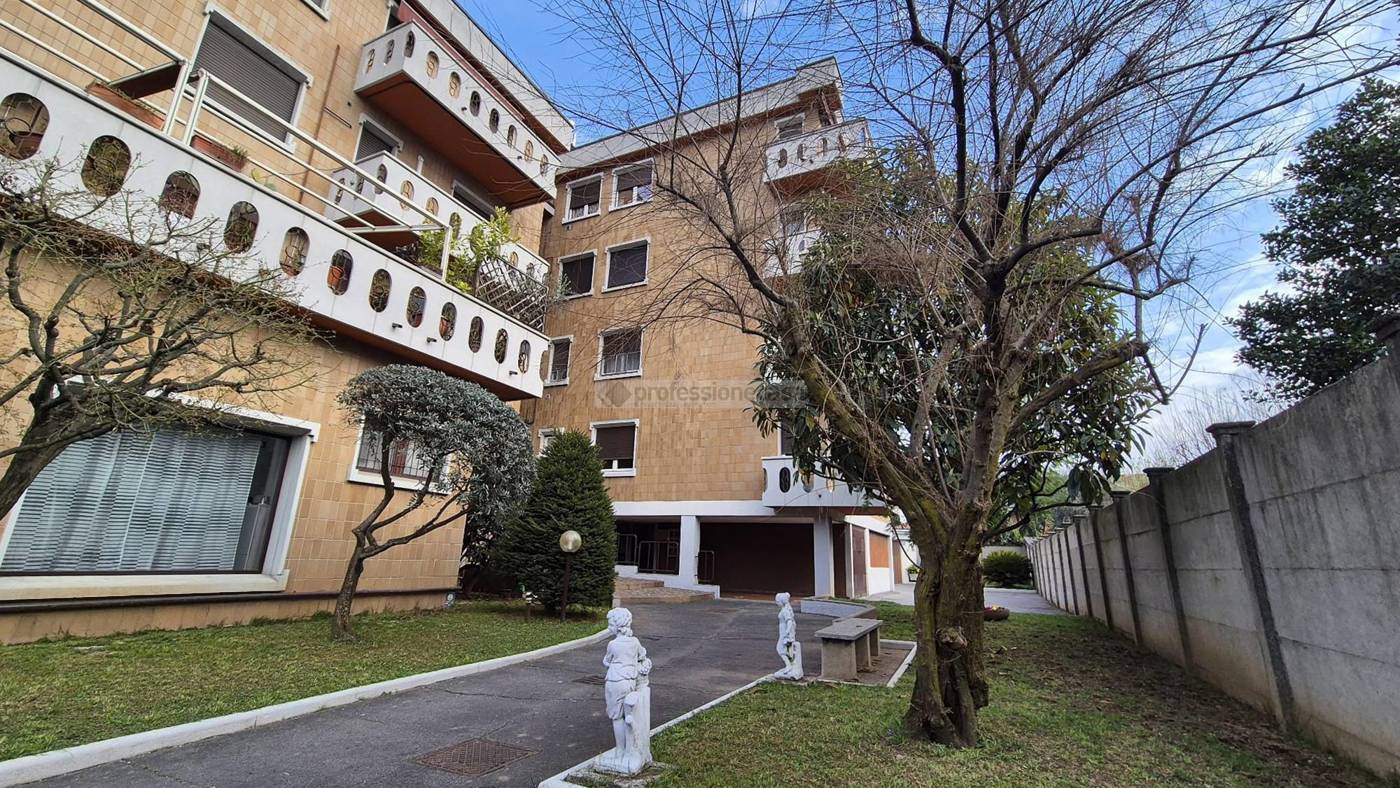 Monolocale in vendita a Desio