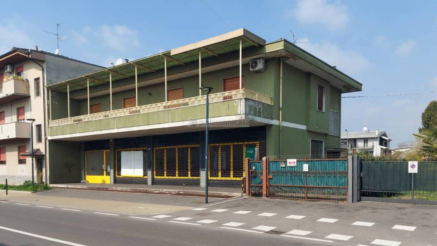 Casa indipendente con box doppio a Cesano Maderno