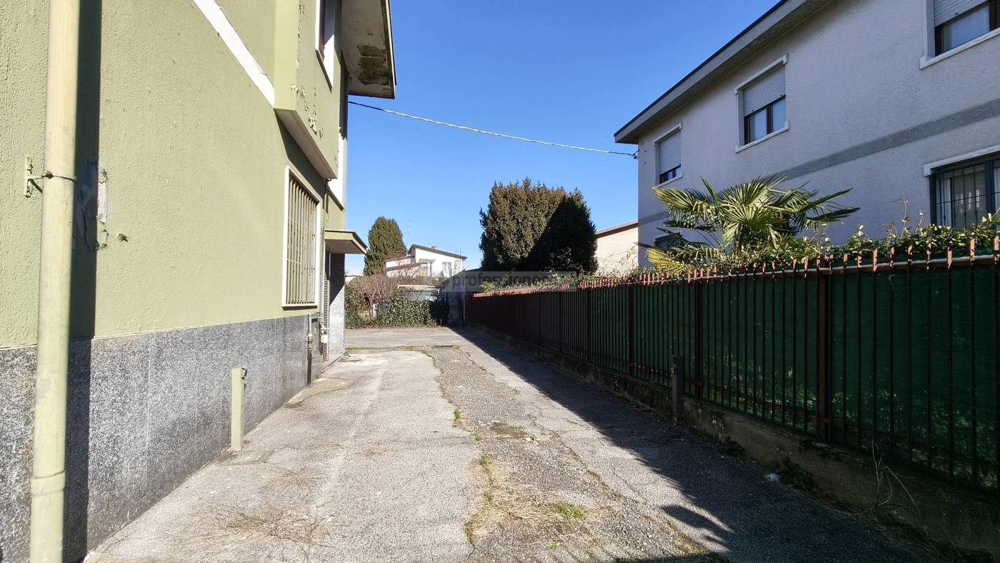 Casa indipendente con box doppio a Cesano Maderno