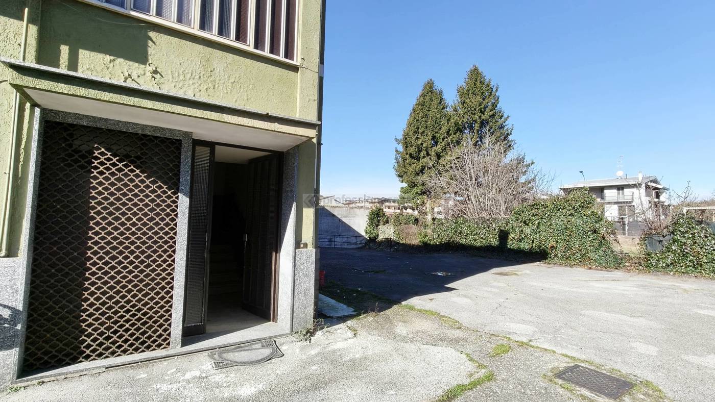 Casa indipendente con box doppio a Cesano Maderno