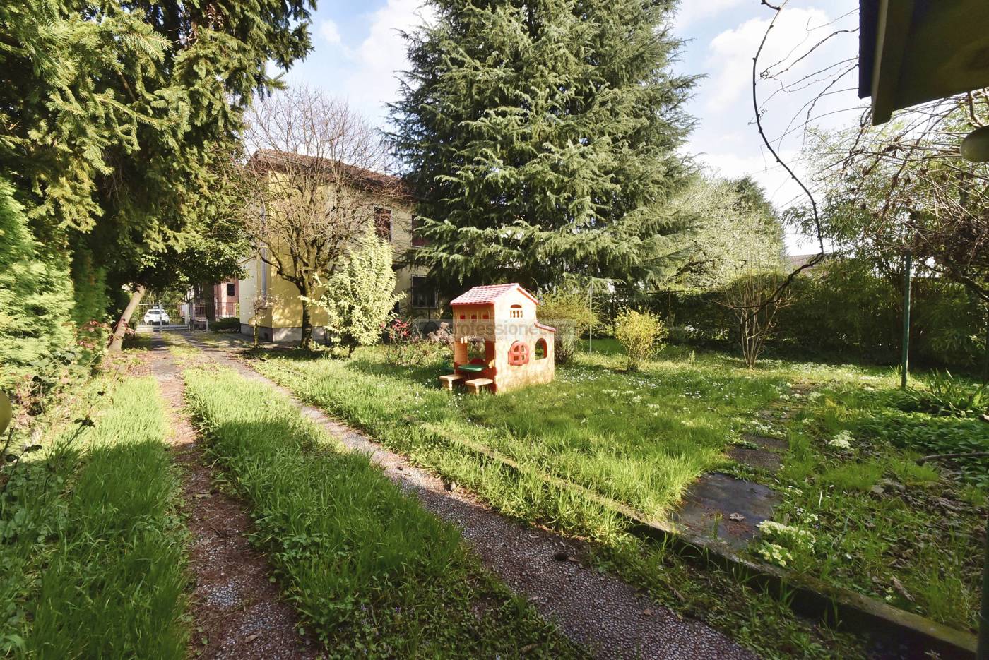 Villa con giardino a Desio