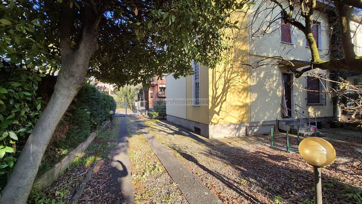 Villa con giardino a Desio