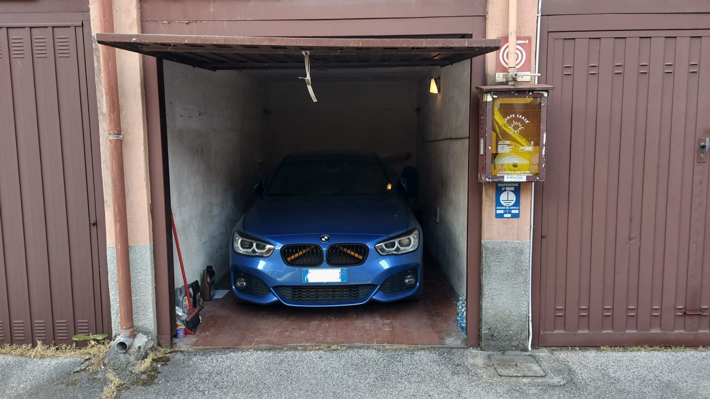 Box/Garage 14mq in vendita a Desio