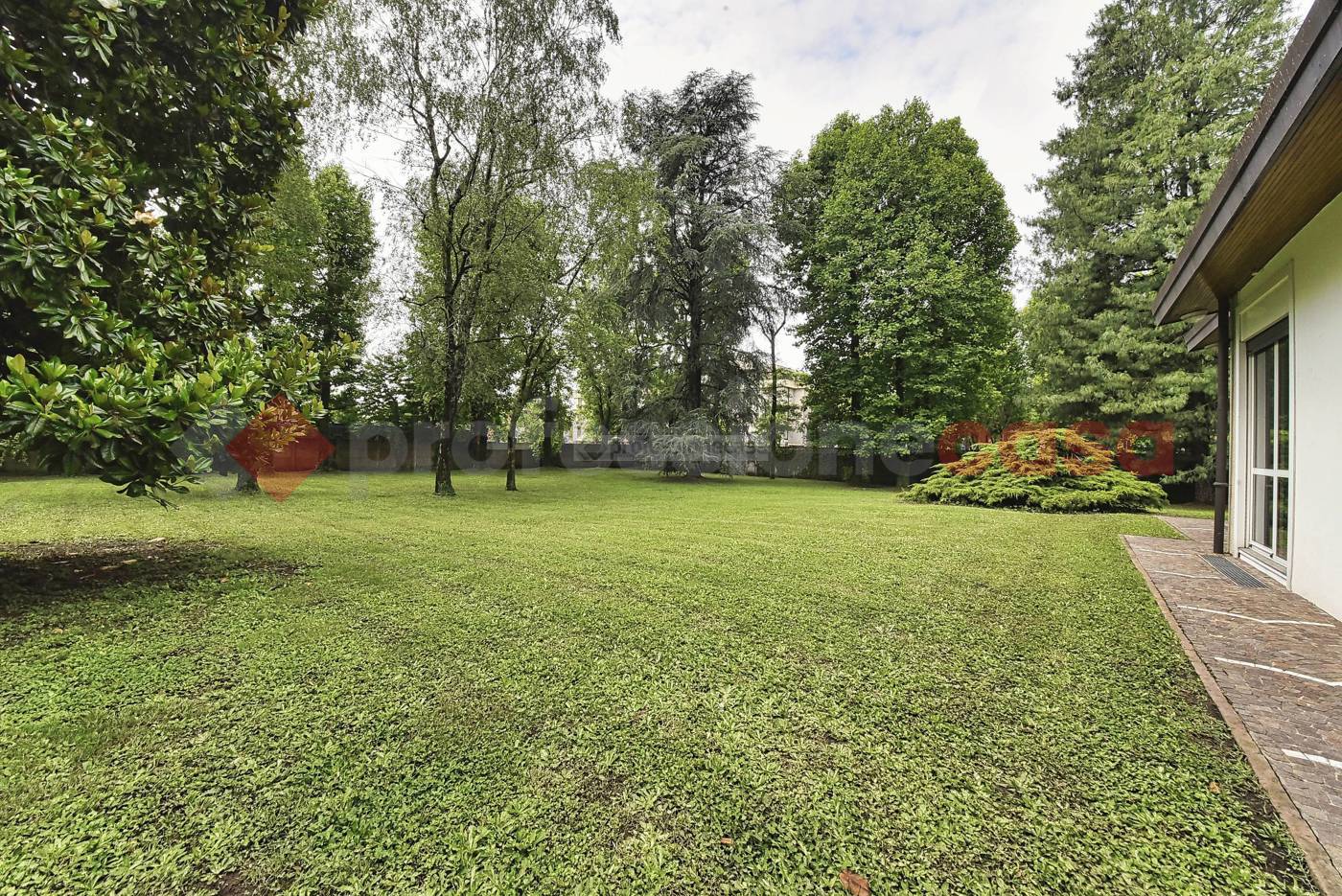 Appartamento con giardino a Desio