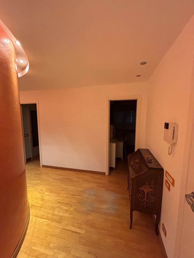 Trilocale arredato in affitto a Roma