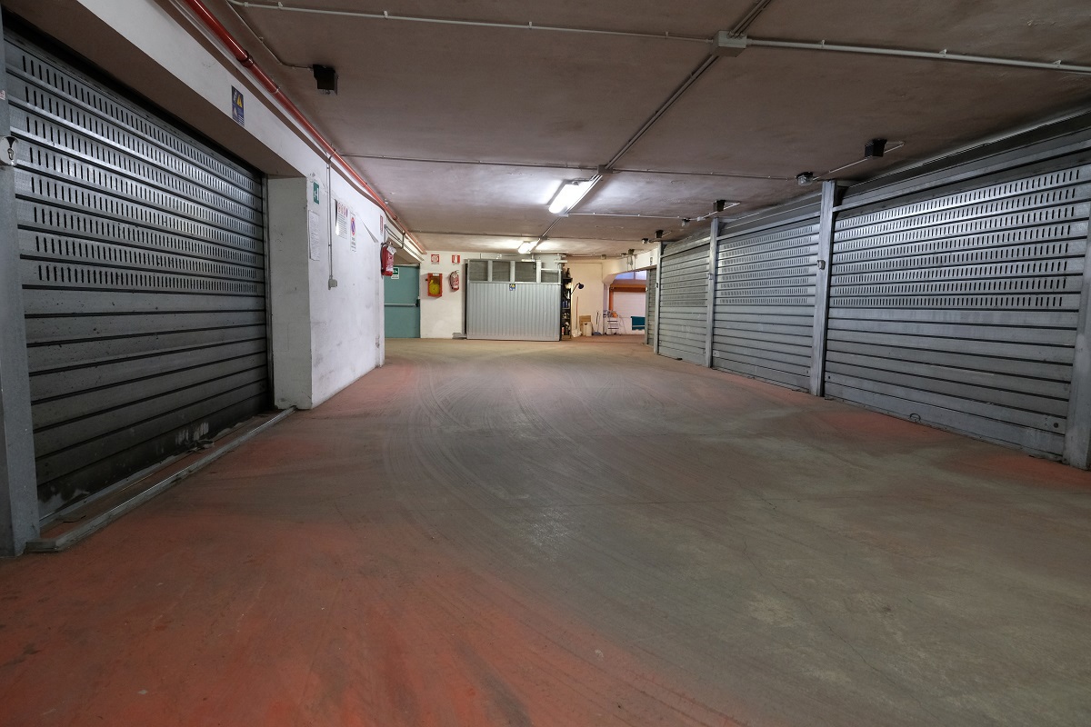 Box/Garage 35mq in affitto a Roma