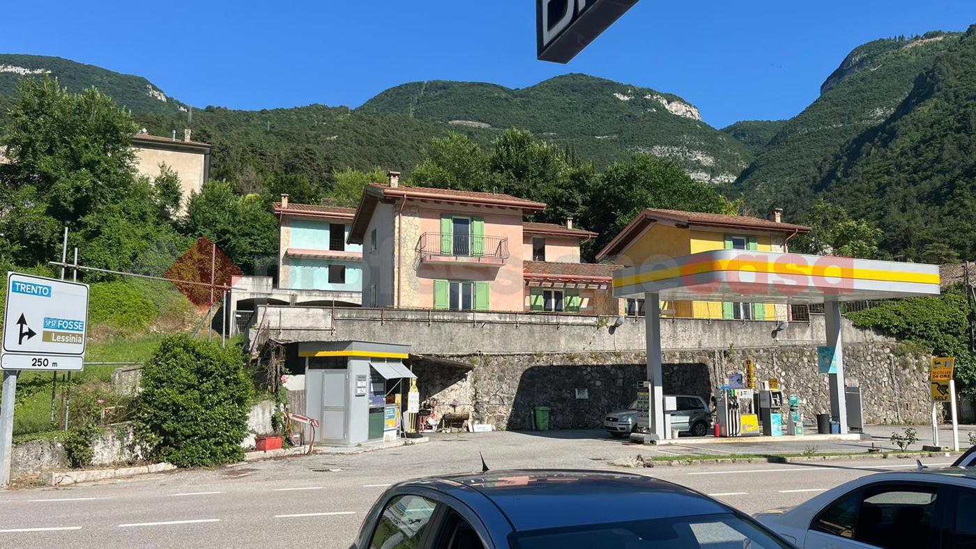 Villa con giardino a Dolc