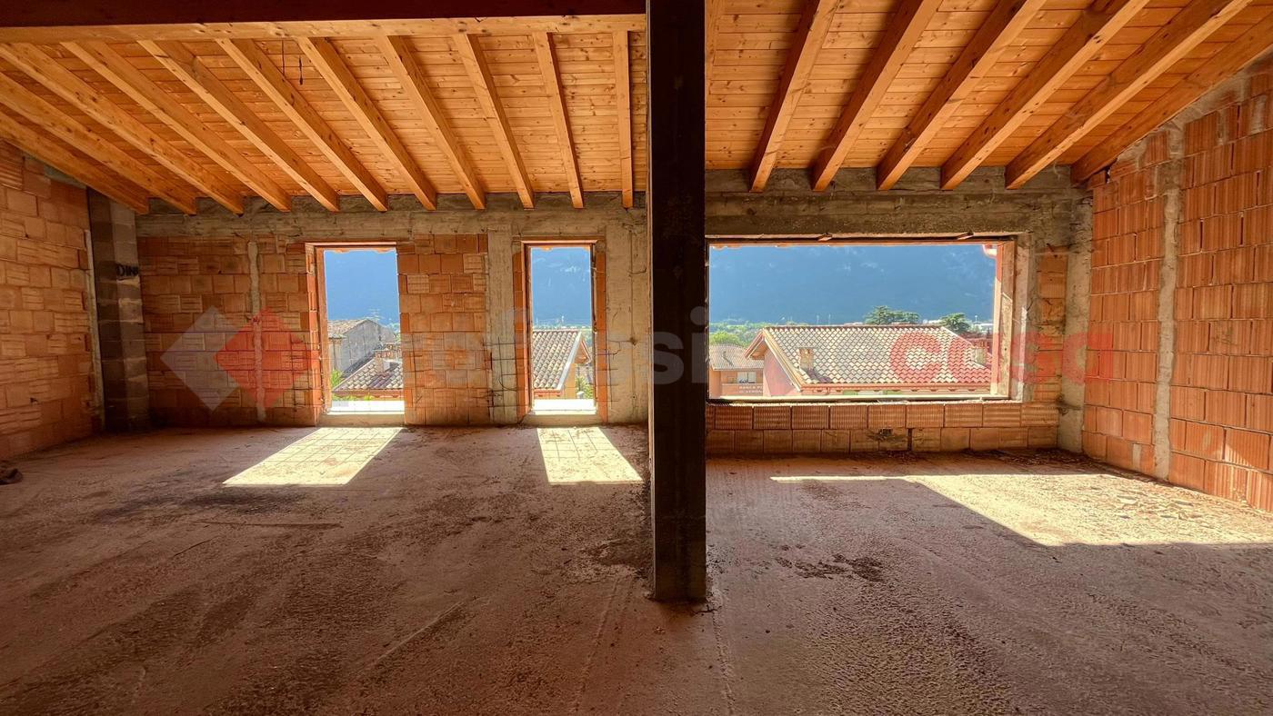 Villa con giardino a Dolc�