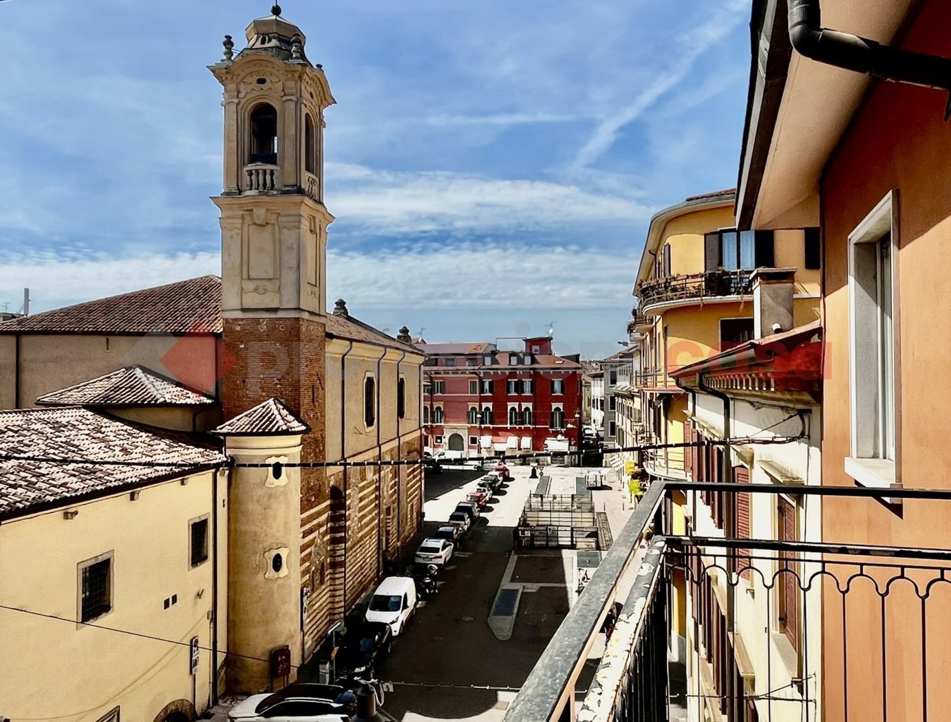 Appartamento con box a Verona