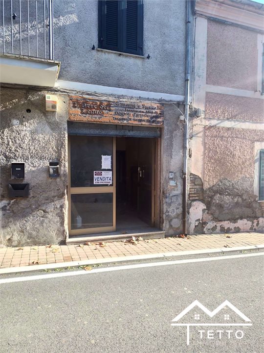 Locale commerciale in vendita a Stimigliano