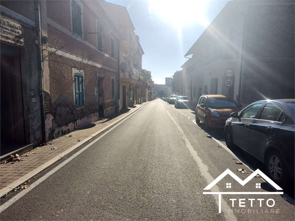 Locale commerciale in vendita a Stimigliano