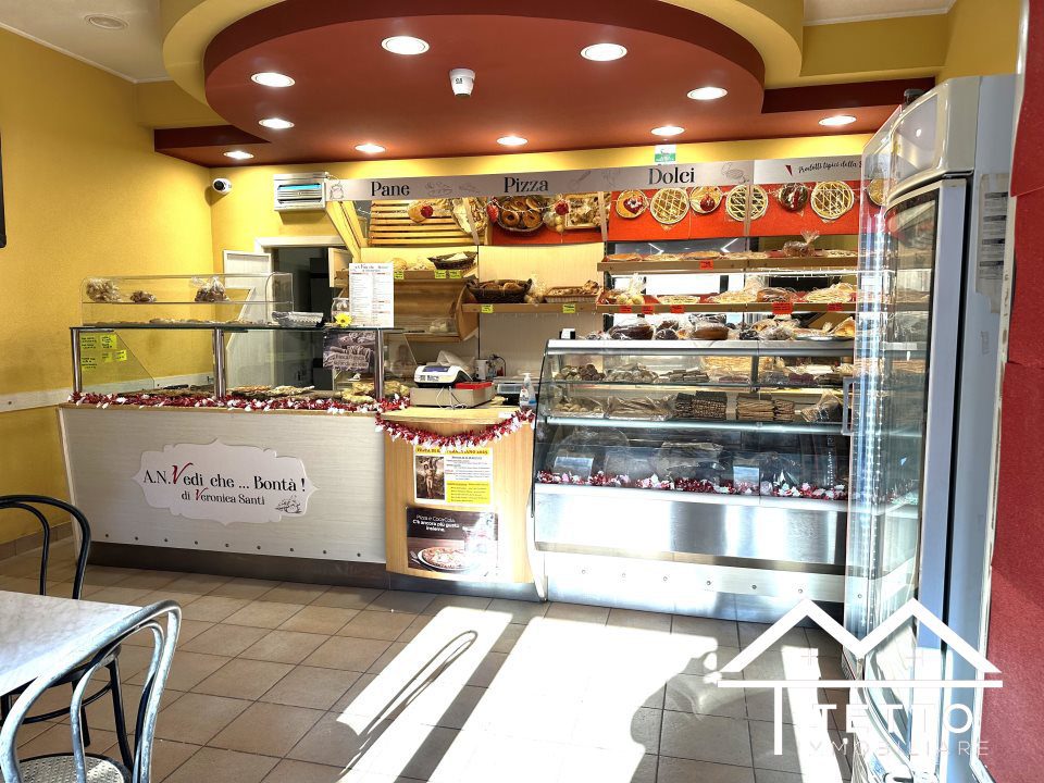 Locale commerciale in vendita a Forano